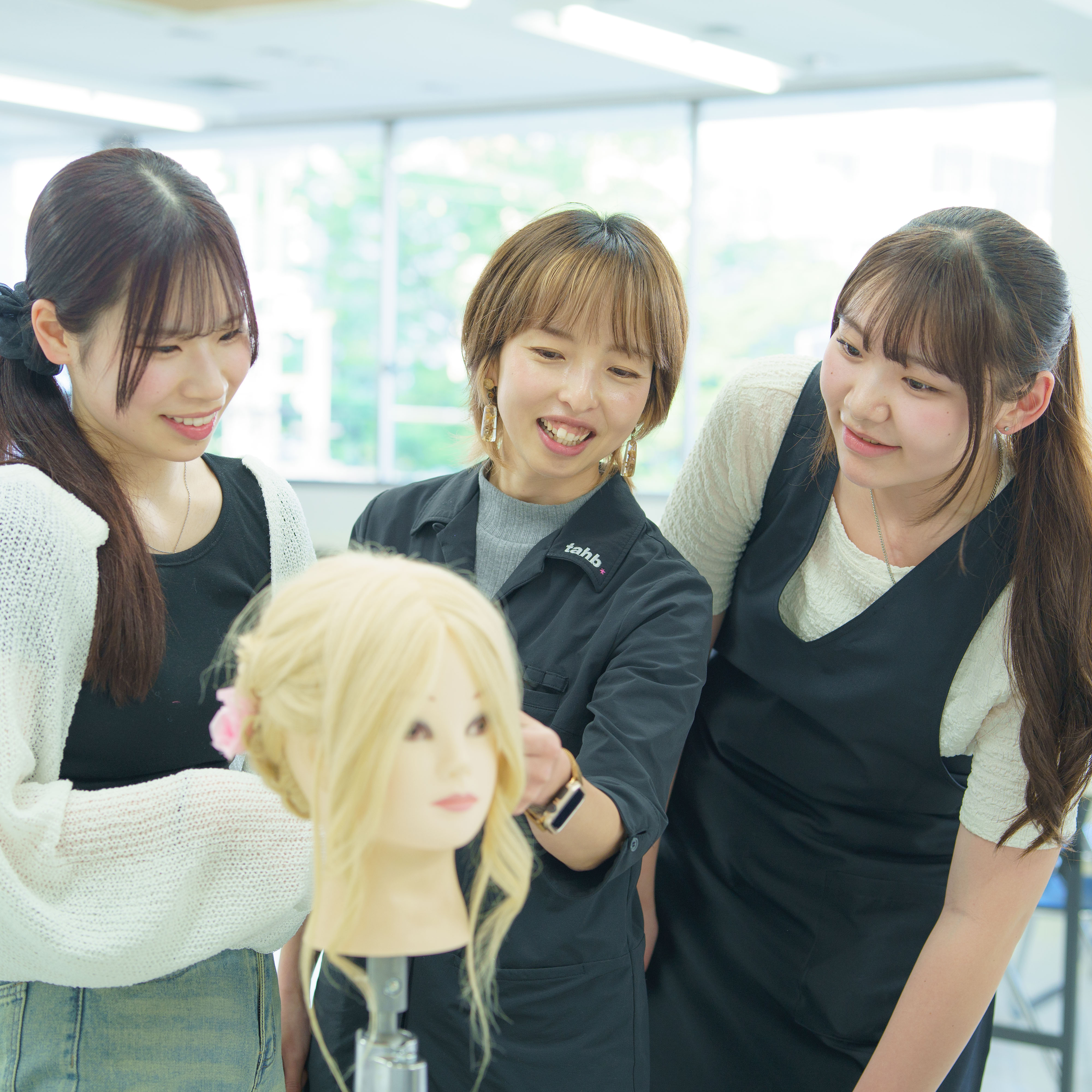 🌟 東京美容専門学校 教員募集のお知らせ 🌟 お知らせ | 東京美容専門