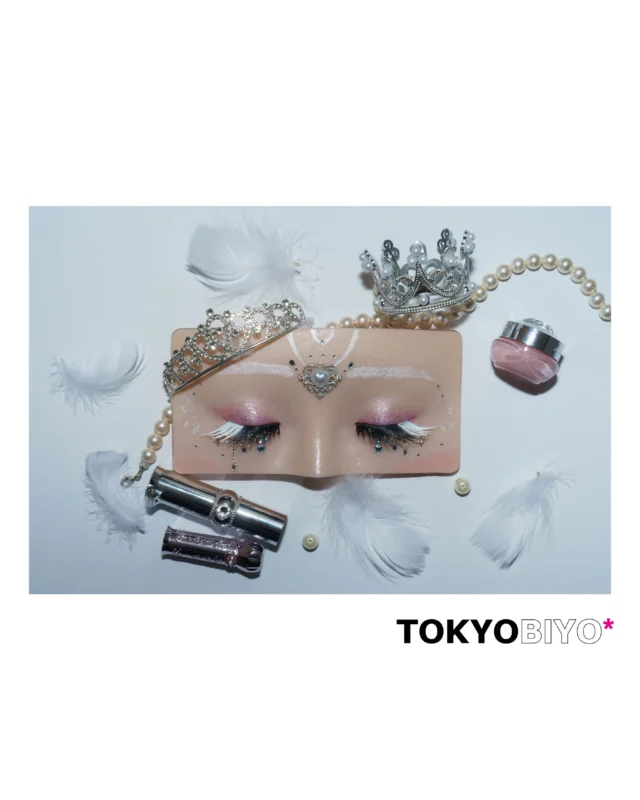 ヘアメイクコースのメイクボード作品✨

「ルミエール」

天使は優しさや希望を表現し、神秘的で輝く世界観に仕上げました。

#メイクアップ
#スタジオ撮影
#東京美容専門学校