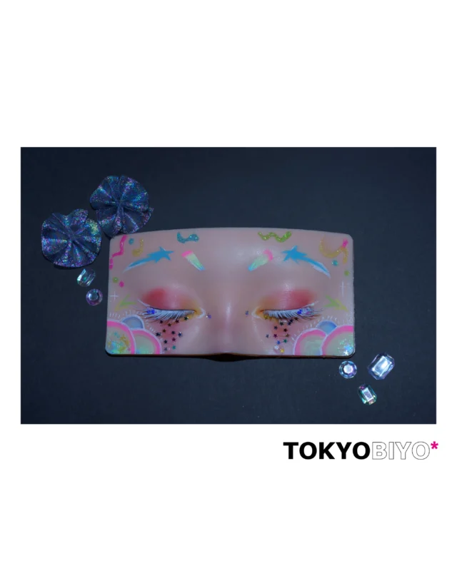 ヘアメイクコースのメイクボード作品✨

「喜び」

宝物を前にして喜びに溢れる様子を
表現しました。

#メイクアップ
#スタジオ撮影
#東京美容専門学校